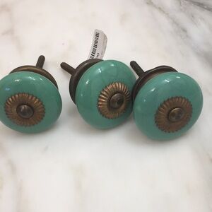 Anthropologie Knobs Green Ceramic 3 Pulls Antique-looking.